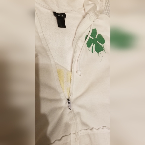 Vintage Rue 21 hooded sweatshirt, white with shamrocks, size XL - Picture 5 of 6